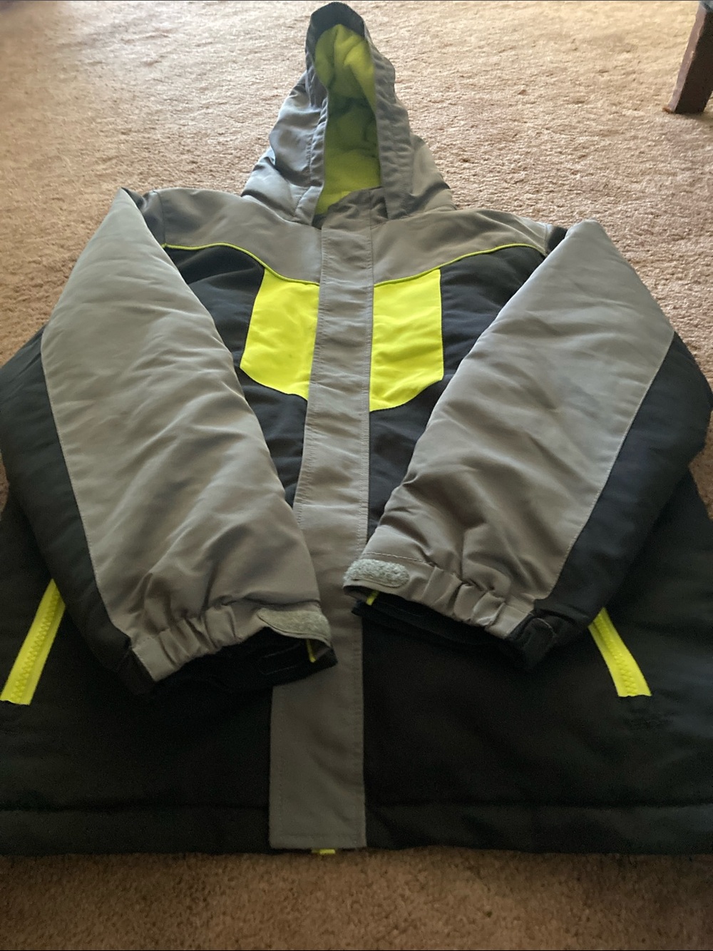 Boys 14-16 roebuck co winter jacket with hood .